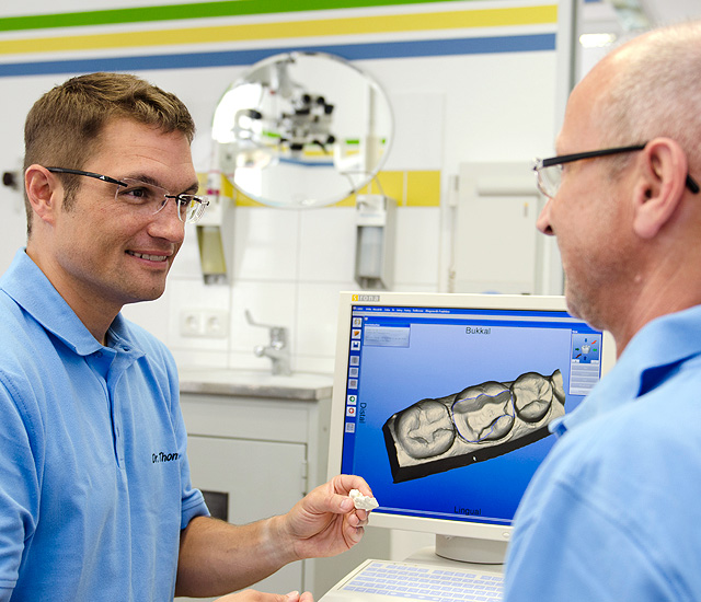 Cerec 3D Station der Zahnarztpraxis Dr. Thomasser