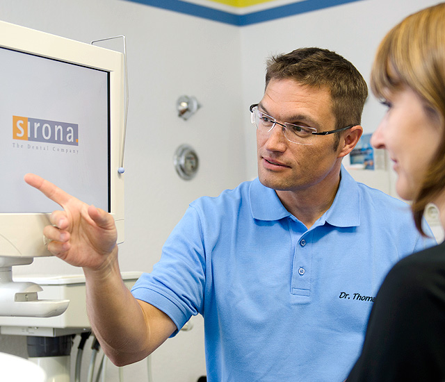 Cerec 3D Station der Zahnarztpraxis Dr. Thomasser Biebrich